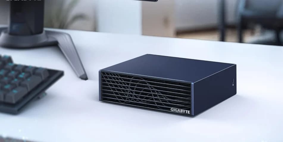 Компактний ШІ-комп'ютер GIGABYTE AI TOP ATOM із 64 ГБ пам'яті та процесором NVIDIA Grace Blackwell