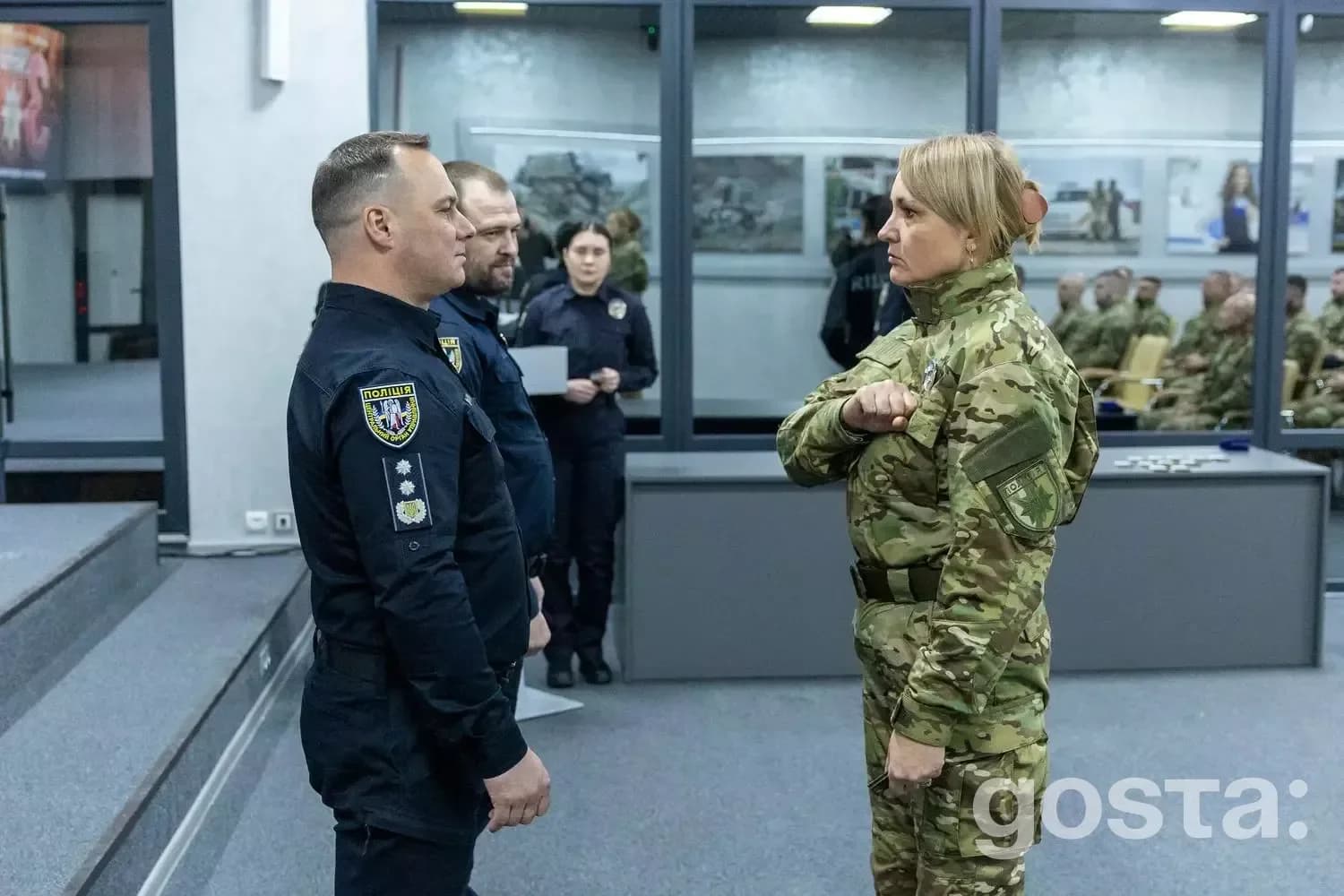 Міністр та Голова Нацполіції вручають нагороди бійцям бригади «Лють» з нагоди третьої річниці підрозділу в Україні.