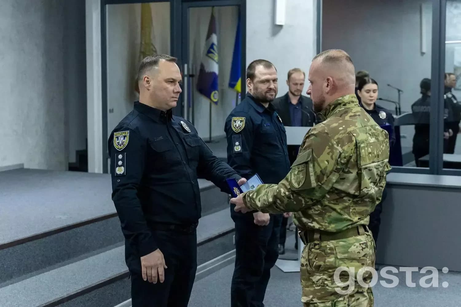Міністр та Голова Нацполіції нагороджують бійців бригади «Лють» з нагоди третьої річниці підрозділу.