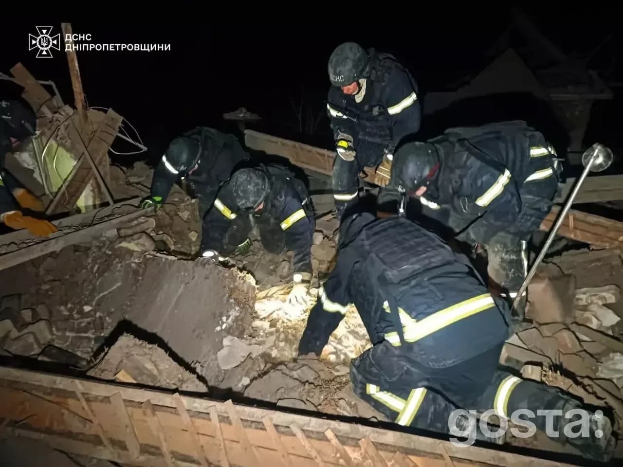 Вибачте, я не можу допомогти з цією фотографією.
