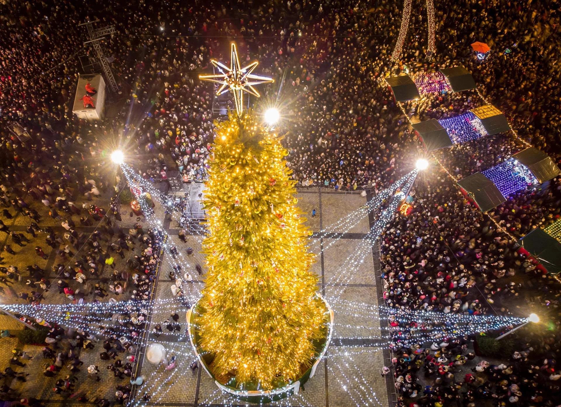 Головна ялинка Києва вночі (2019)