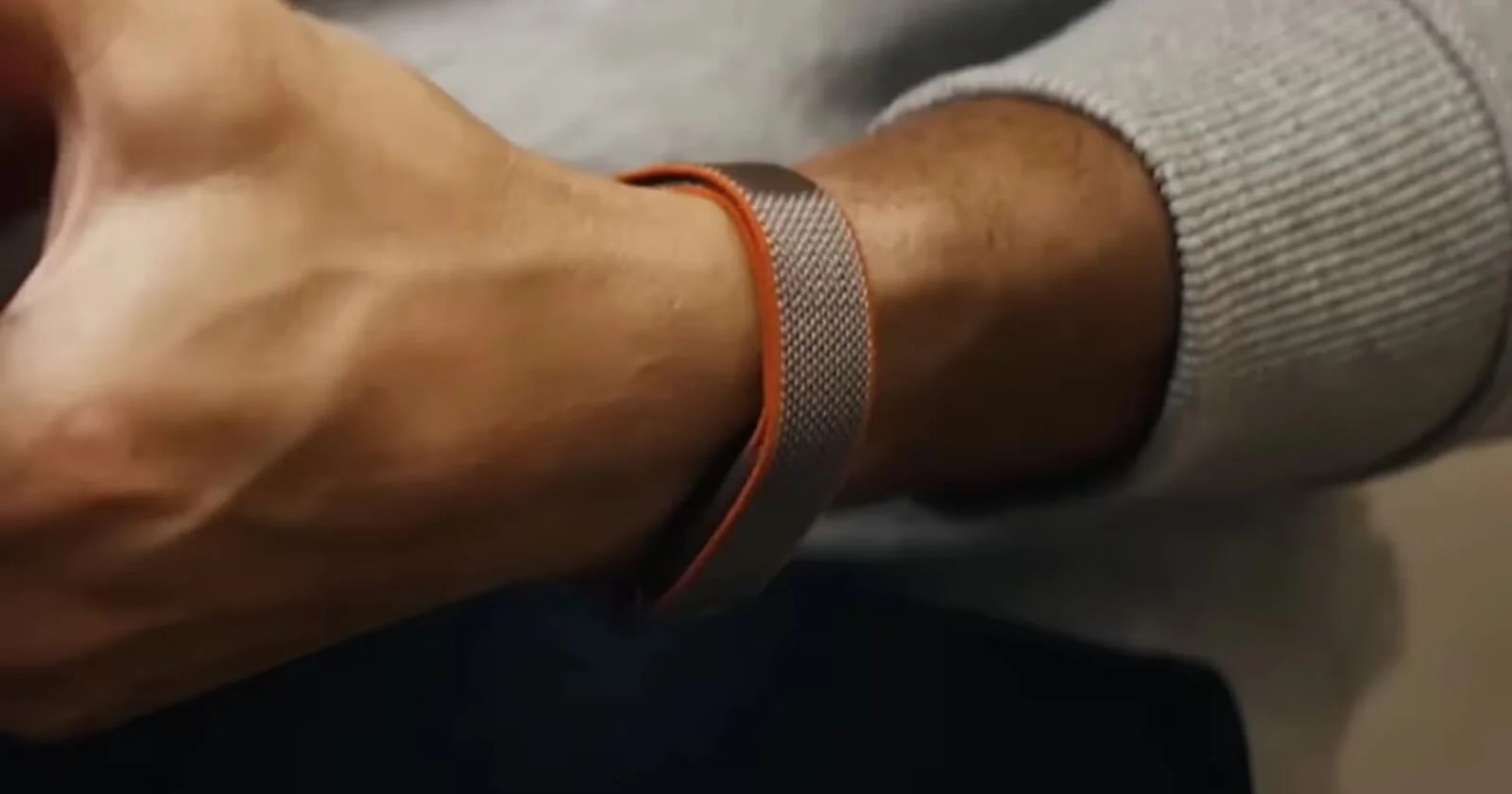 Fitbit Air вийшов без екрана – що вміє новий трекер Google