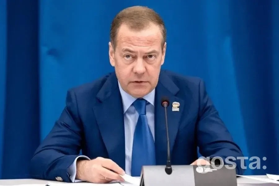 Після санкцій США і зриву саміту в Будапешті: що написав Медведєв і до чого тут удари по Україні?
