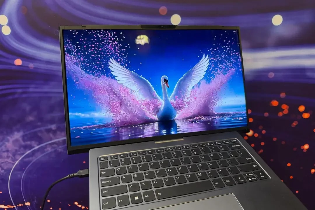 Lenovo зробила ноутбук, який буквально стає ширшим, коли бракує екрана