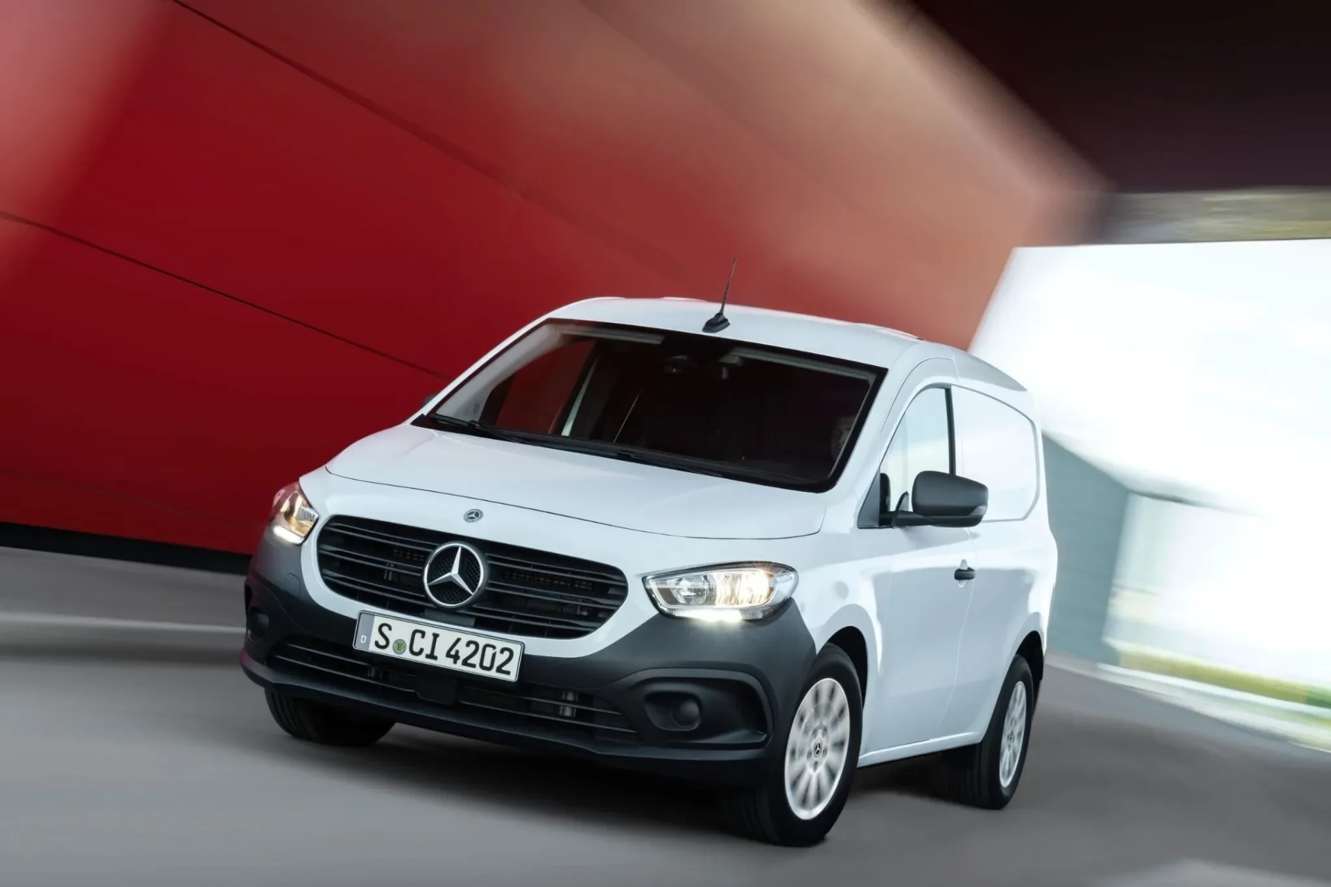 Комерційні мікроавтобуси Mercedes-Benz: рішення для бізнесу