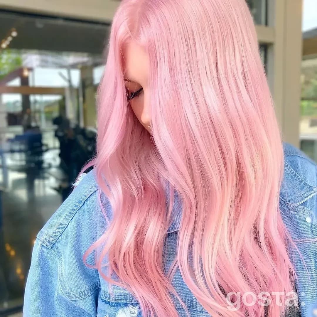 Фарбування волосся в кольори bubble gum