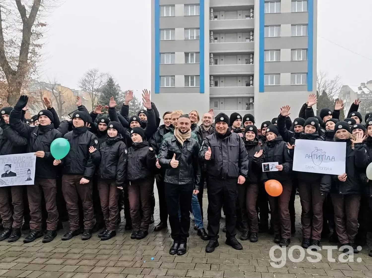 Пріоритетність лірики і дії: Гурт «Антитіла» зустрівся з ліцеїстами МВС в Івано-Франківську, ініціюючи важливу бесіду.