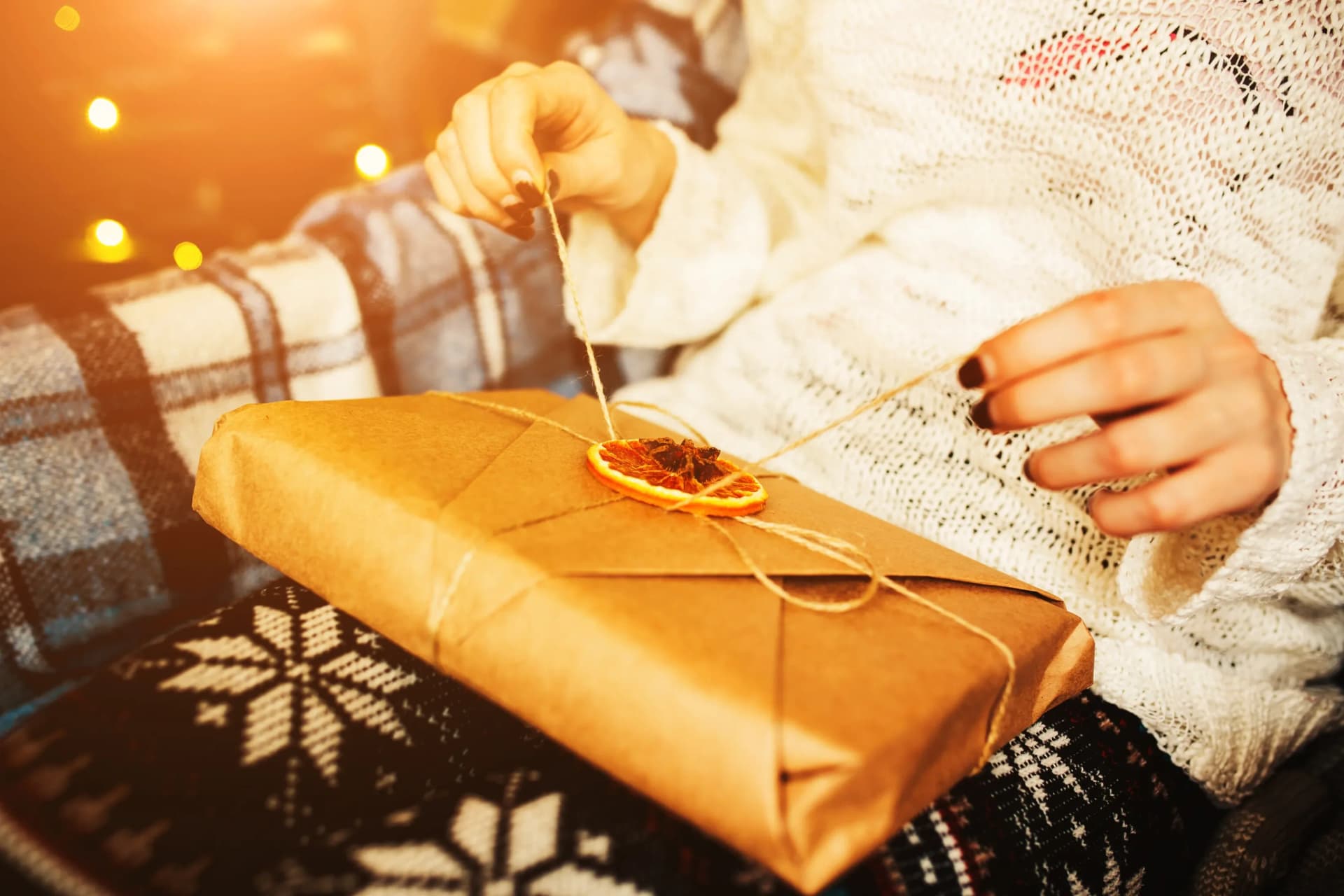 What to give a girlfriend for the New Year