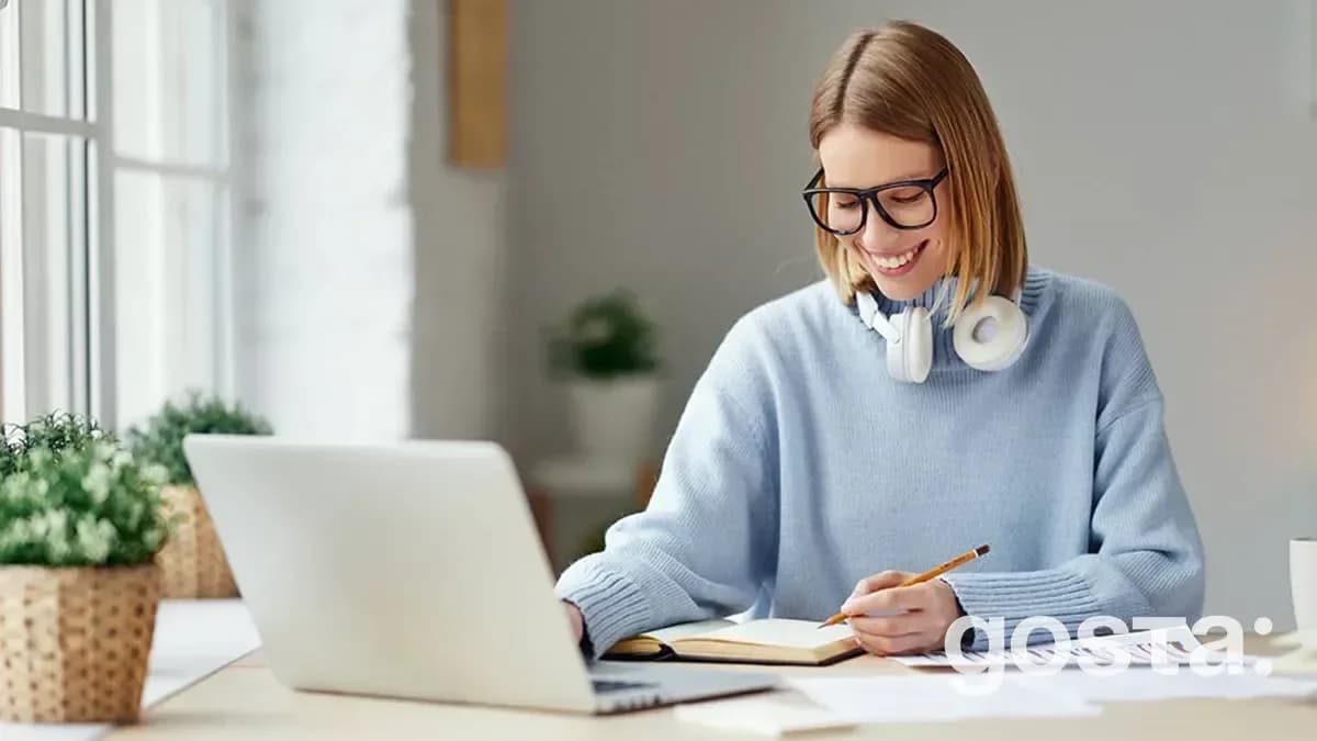 Who is a freelancer