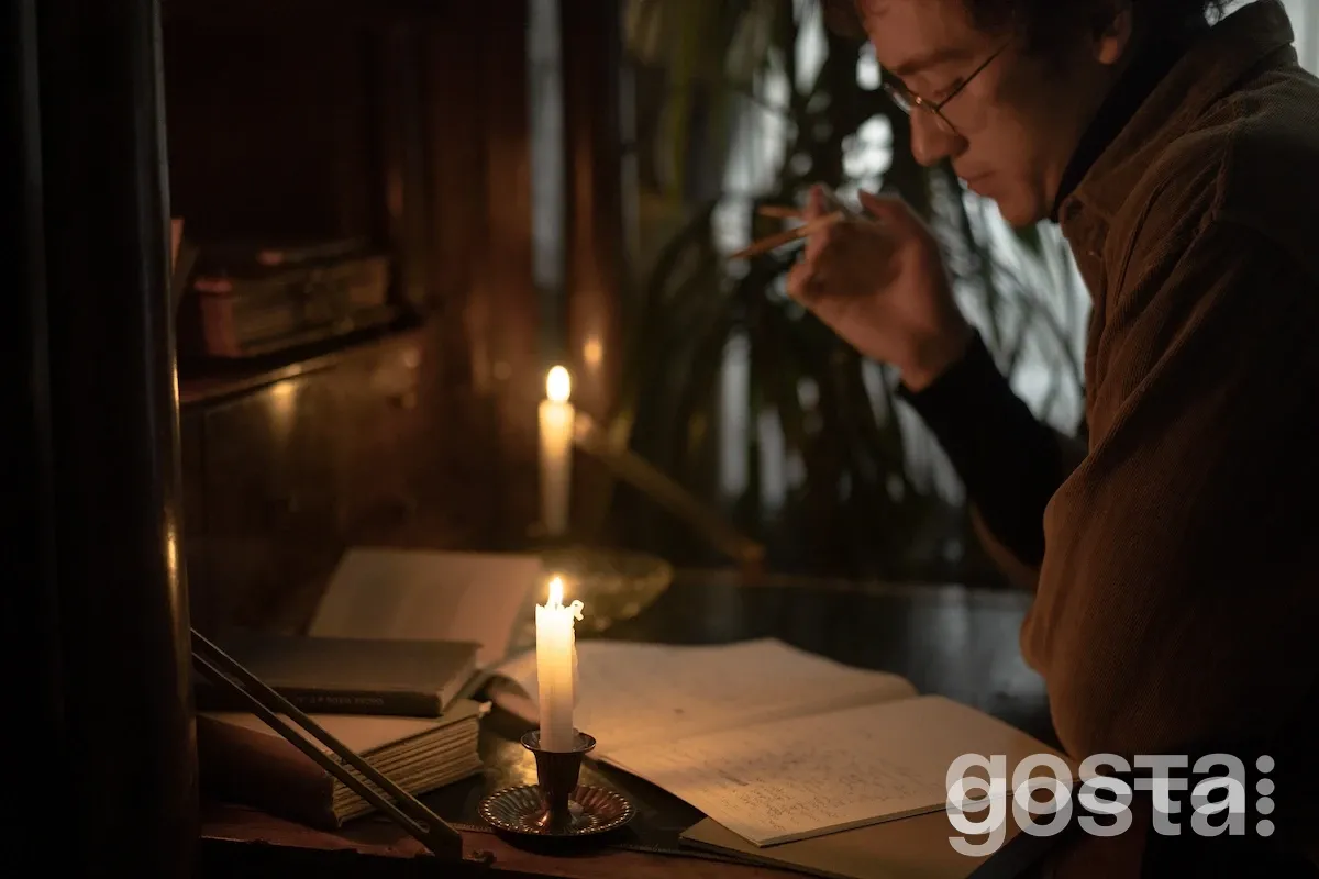 Що робити, коли немає світла вдома: у темряві можна вчитися, працювати, викладати думки на папір