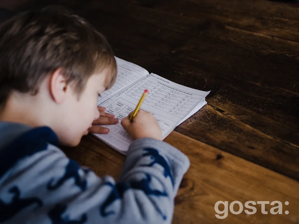 Як правильно писати – на разі чи наразі