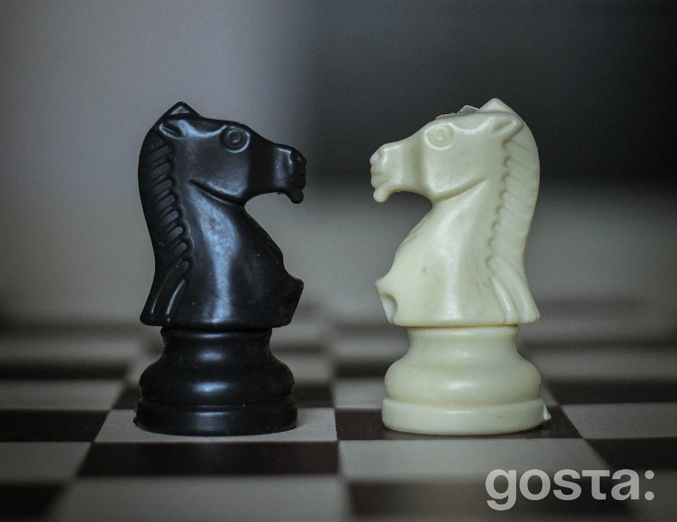 Що таке антитеза та її роль у мові