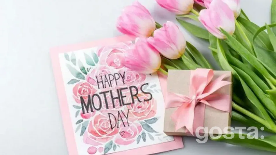 Що подарувати мамі на день матері?