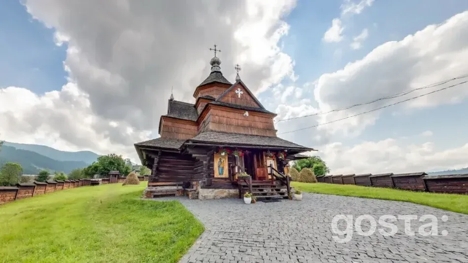 Які церкви є в Ворохті?