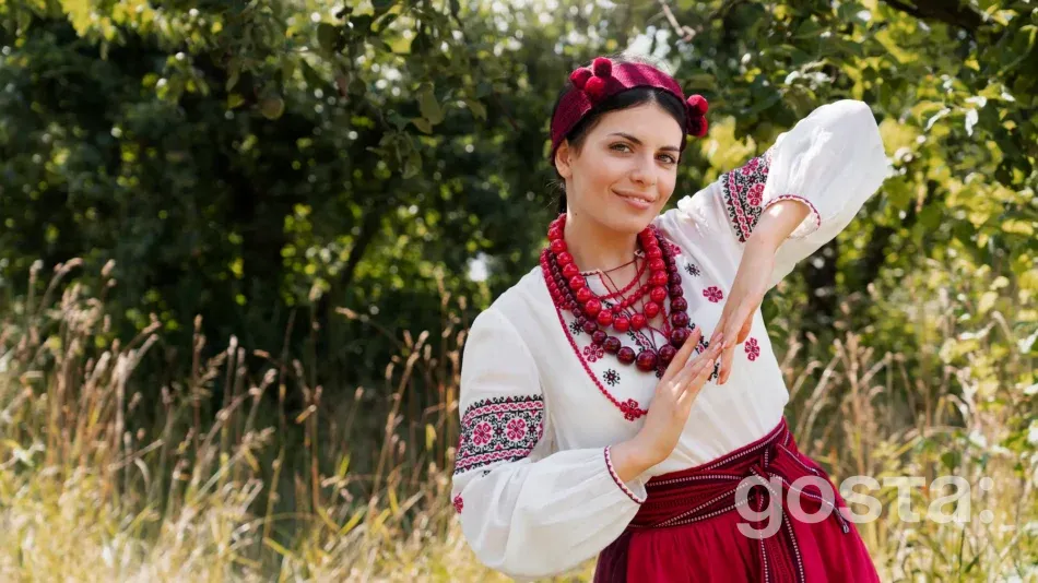 Фразеологізми в переважній більшості є результатом народної творчості.