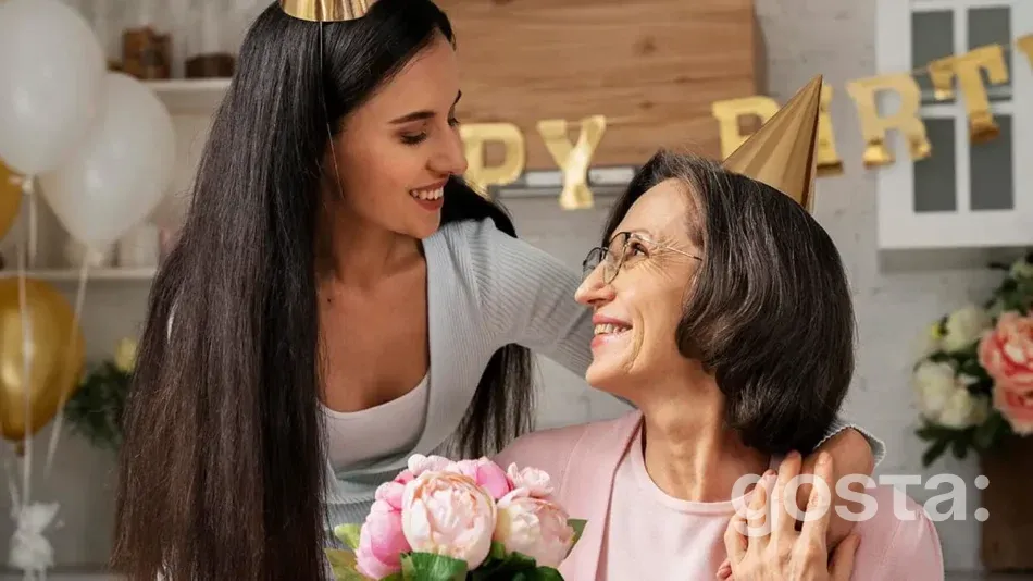 Що подарувати мамі на день народження, залежно від її професії