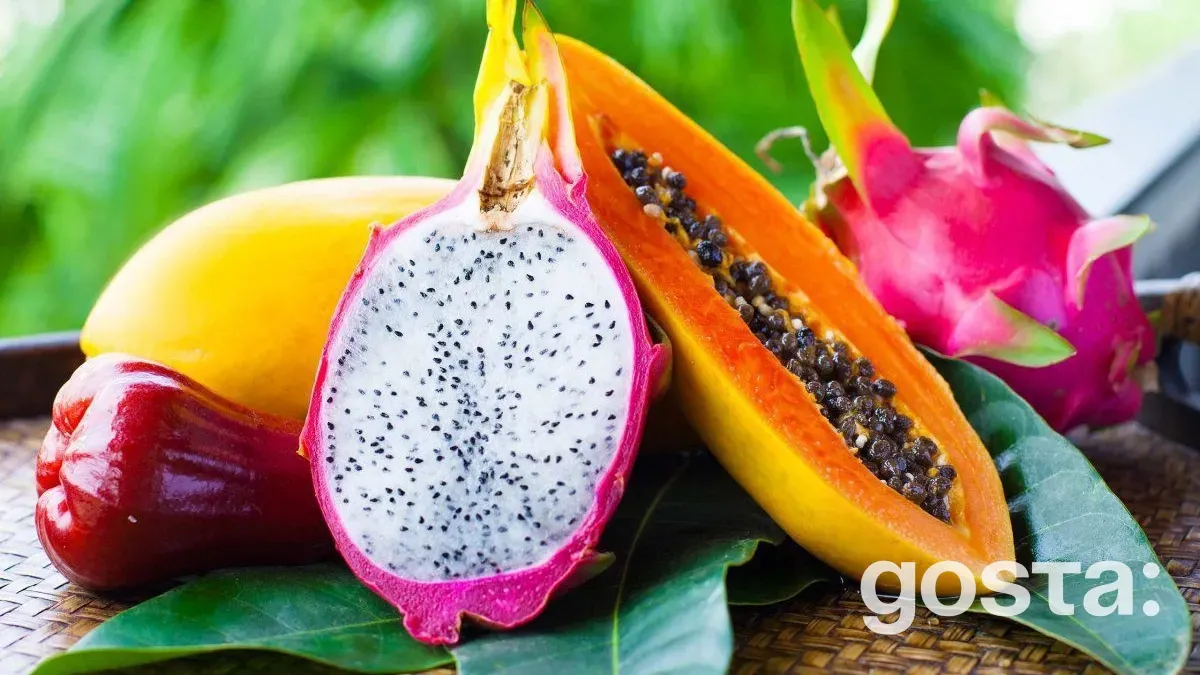 Як ананас, маракуя та фейхоа підтримують ваше здоров'я. Дізнайтеся про вітамін C, магній і калій у екзотичних фруктах.