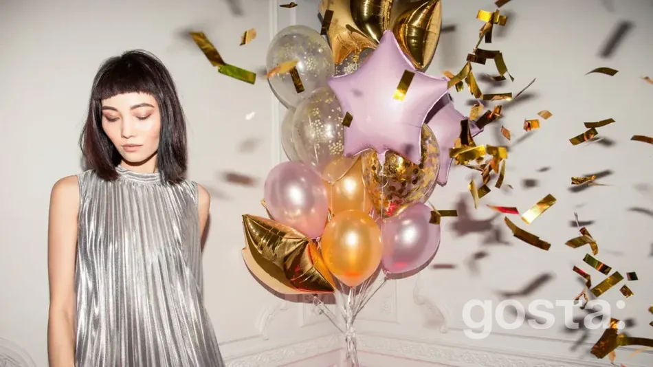 Що подарувати дівчині на день народження: 25+ ідей