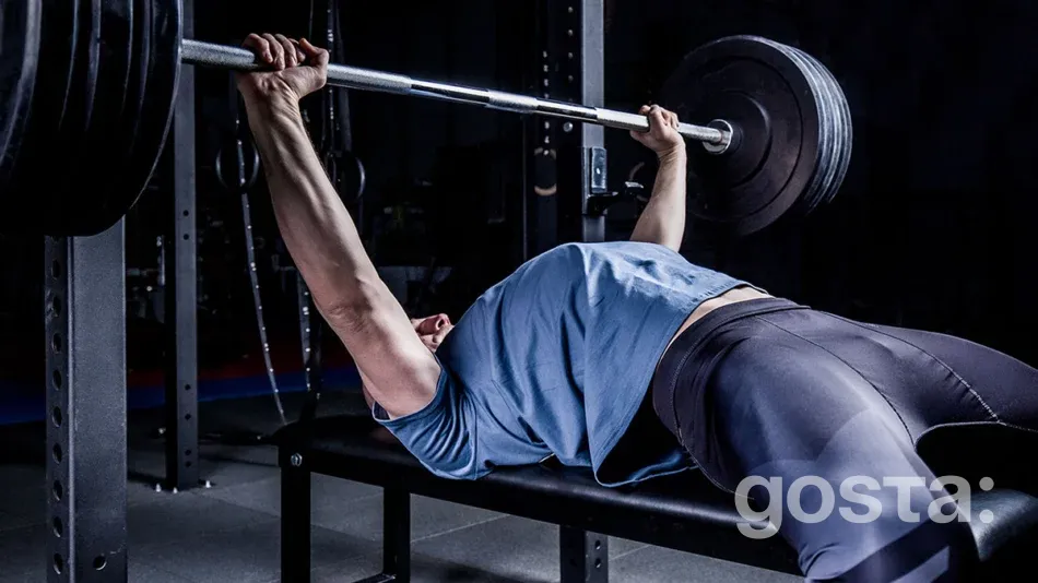 Чому треба виконувати жим лежачи?