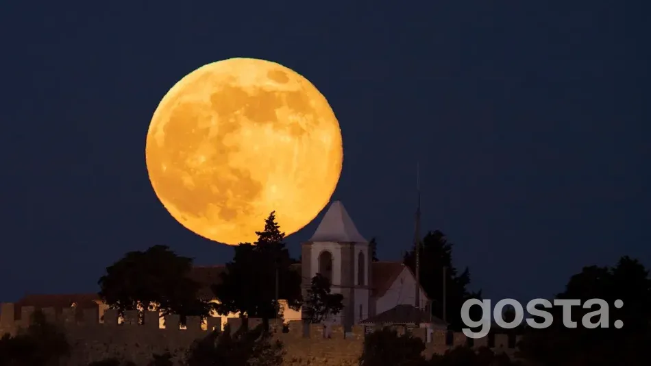 Lunar Calendar for August 2025 Finances