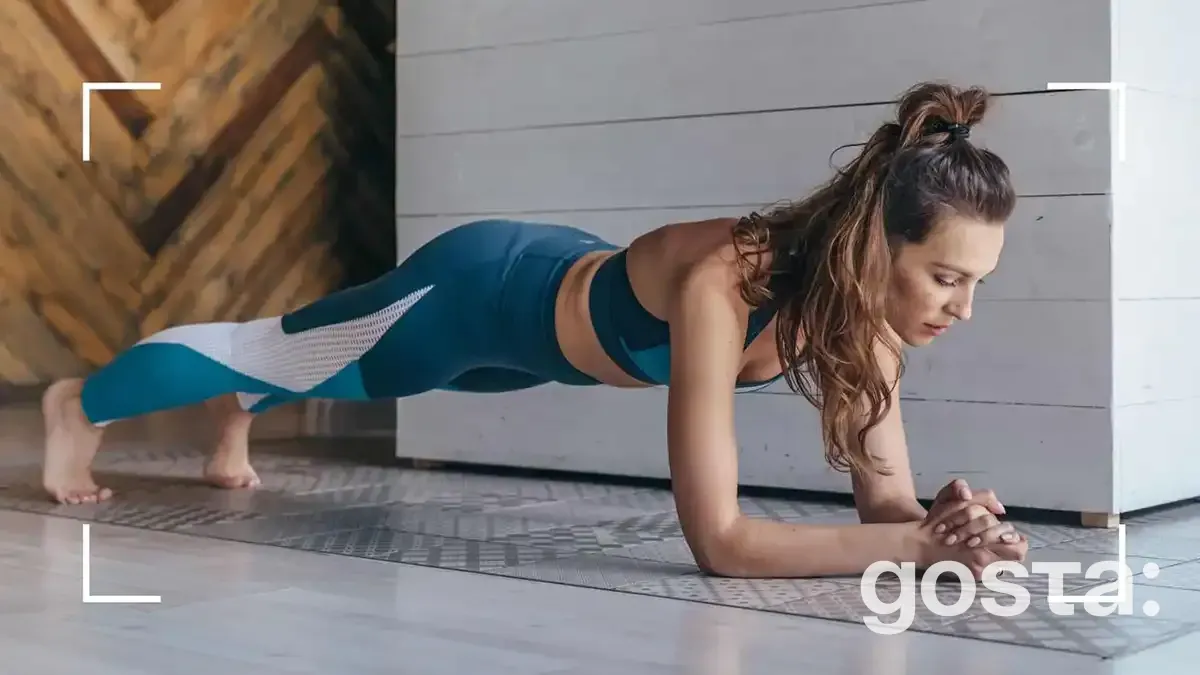 Вправи на трицепс: Як зробити гарні руки вдома?