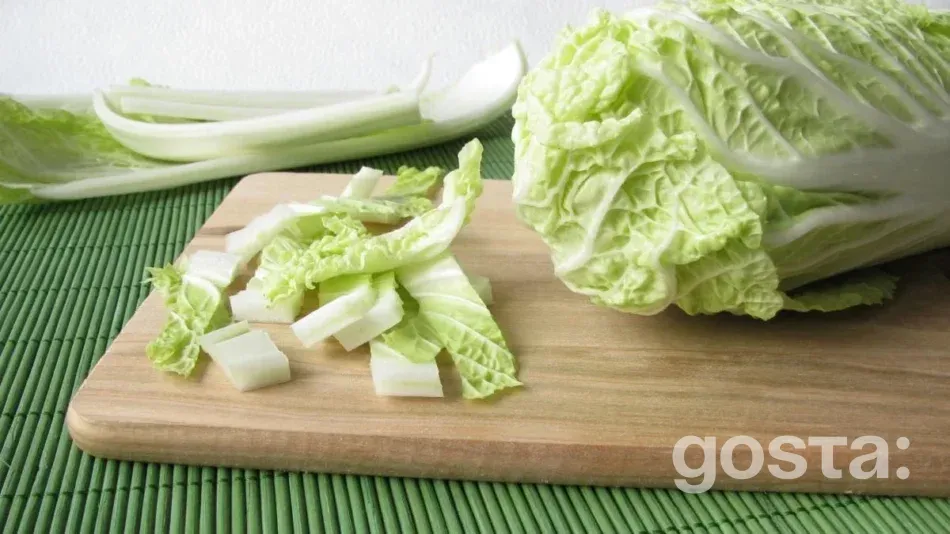 5 рецептів найсмачніших салатів з пекінської капусти