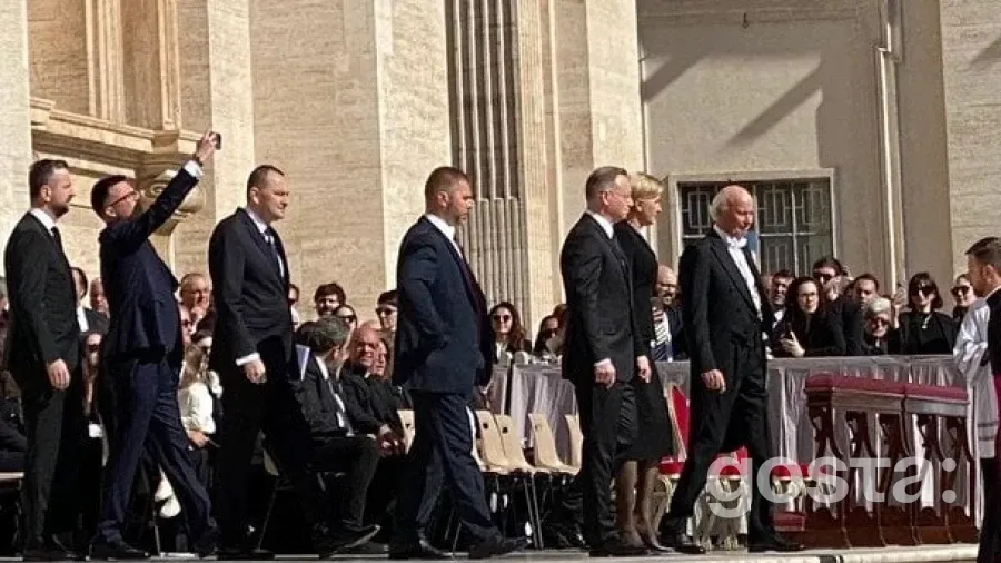 Селфі на похороні: Шимона Головню розкритикували у Польщі