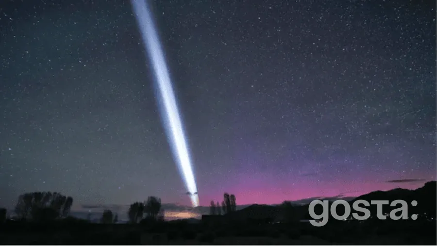 Гігантська срібляста смуга на небі: Що насправді сталося?