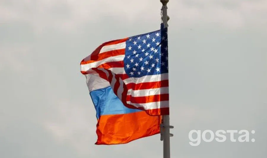 Російський триколор у США: віртуальна хвиля на X