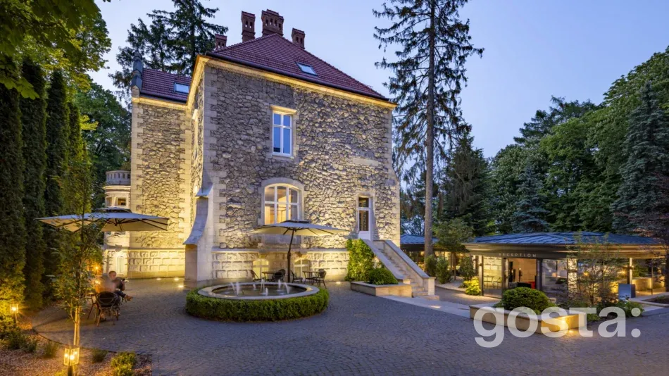 Готель Замок Лева