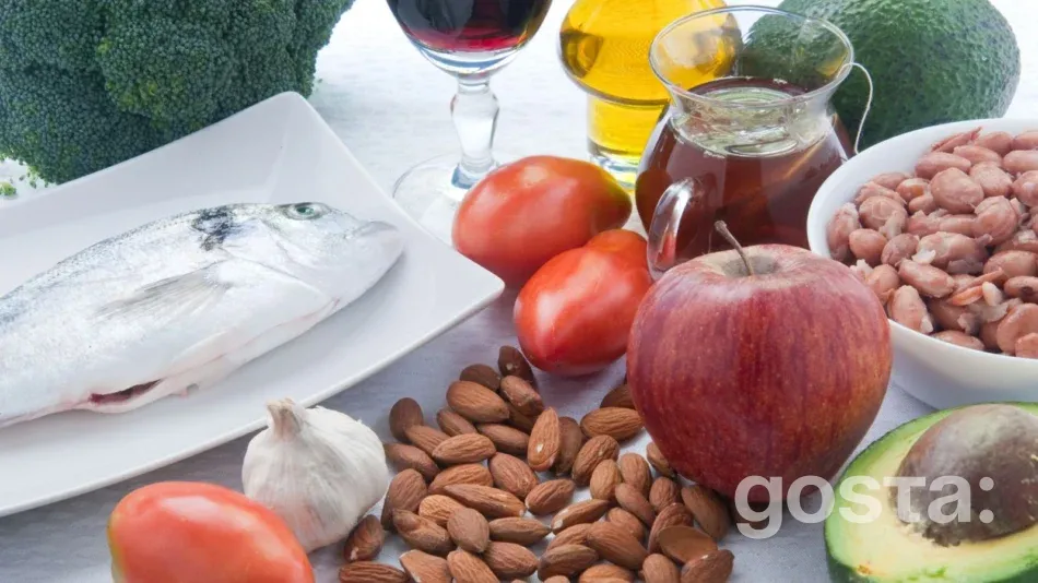 Lower cholesterol with healthy food choices