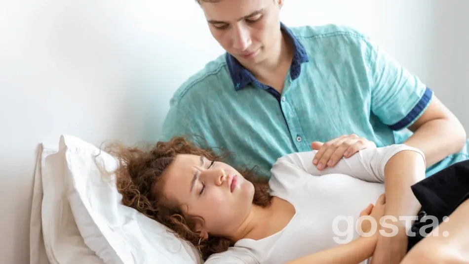 How to give first aid for food poisoning