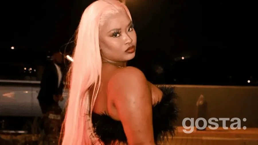 Південноафриканська інфлюенсерка Саян Буджі вибачається за відео про вакансії в Росії