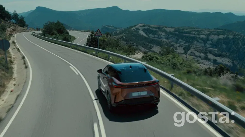 Зовнішній вигляд Lexus RZ 450e з аеродинамічними лініями