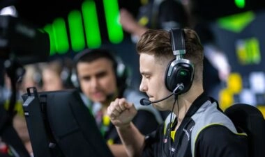 Гравець NAVI за ПК під час матчу з Imperial на Thunderpick World Championship 2025, груповий етап CS2