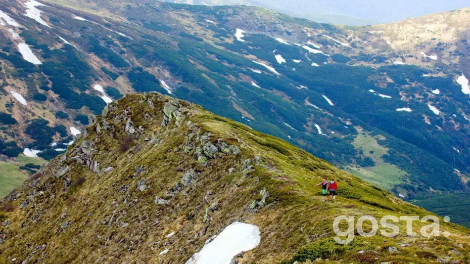 Ukrainian Mountains – Hutyn Tomnatyk