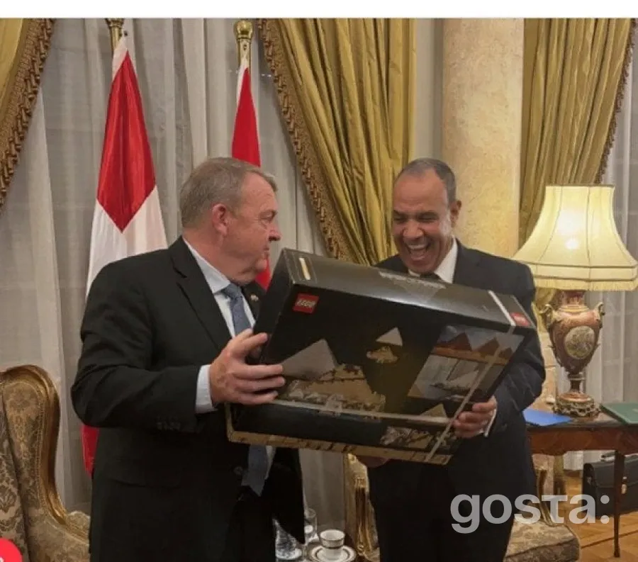 Lego-піраміда на дипломатичному столі: що подарував данський міністр колезі з Єгипту?