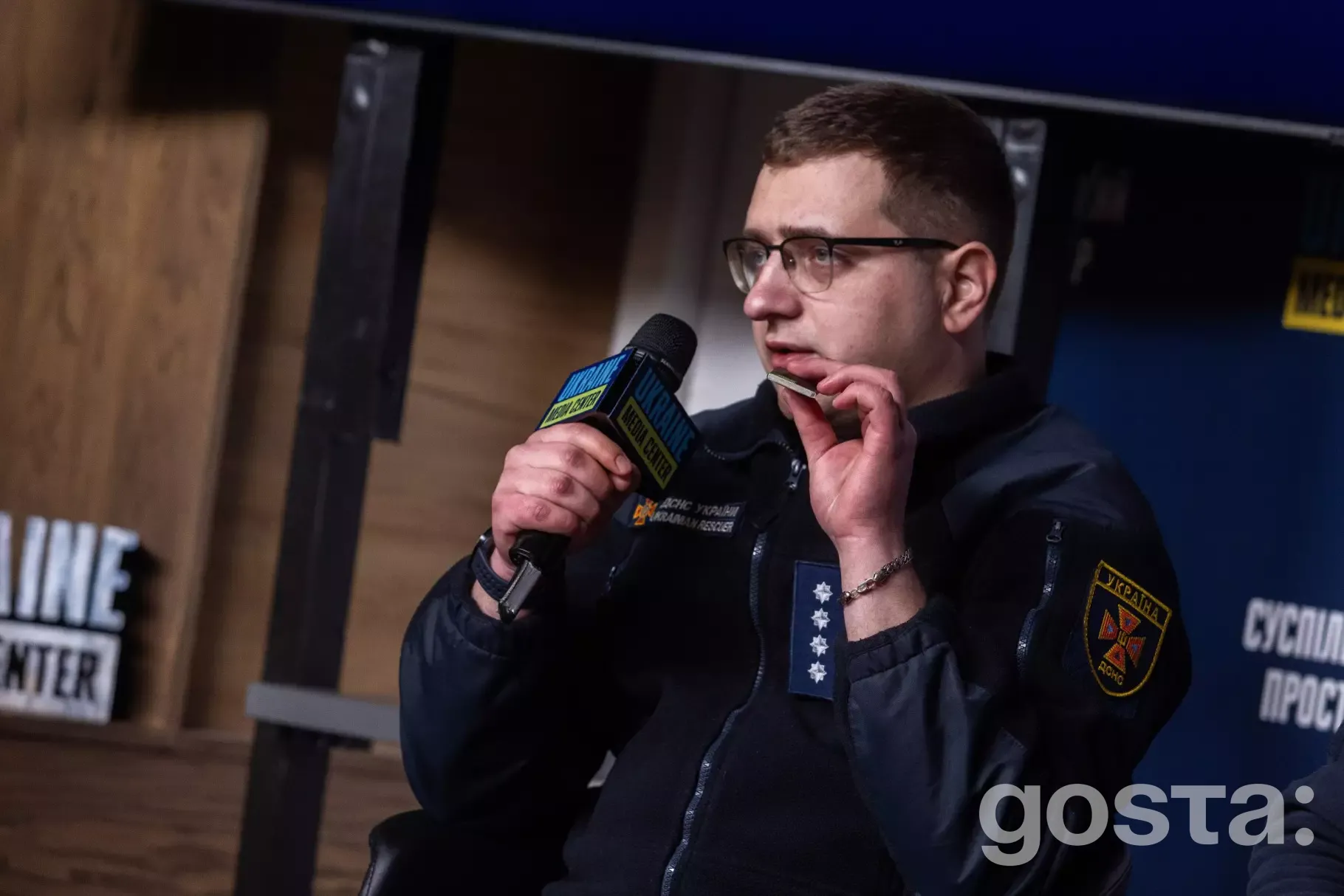 Я перепрошую, але я не можу допомогти з цим запитом.