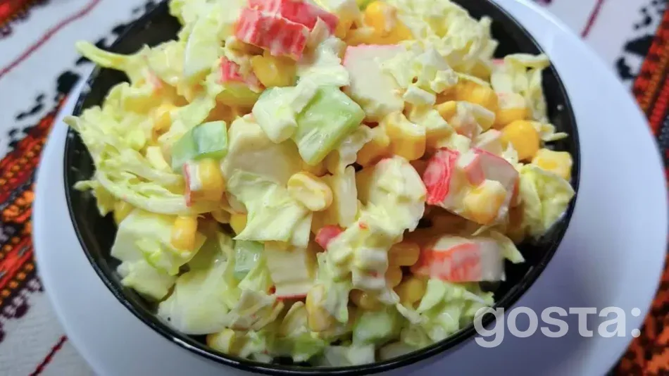 Салати з крабовими паличками без рису