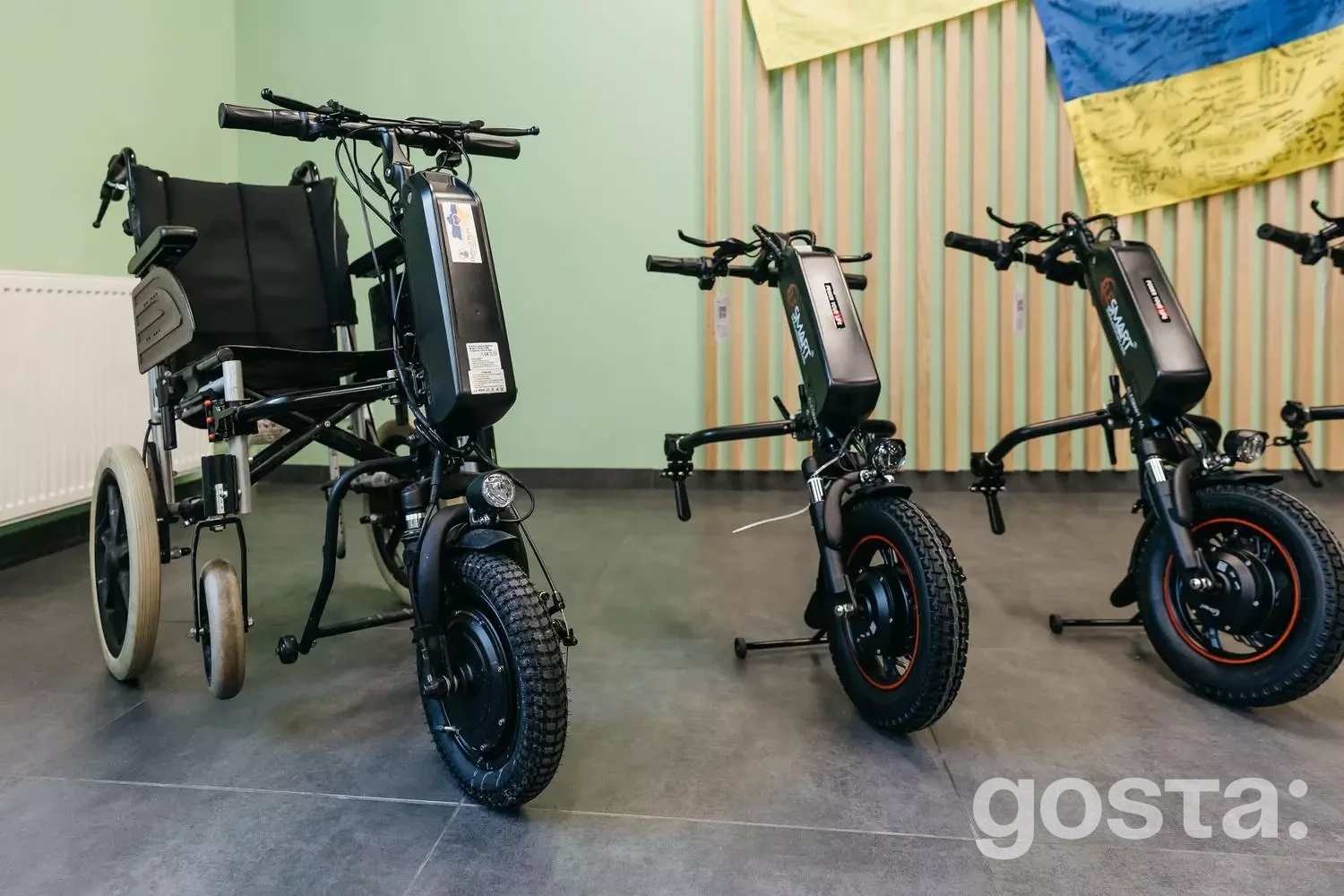 Кімната для реабілітації з електроприводами для інвалідних візків у медичному центрі МВС України.