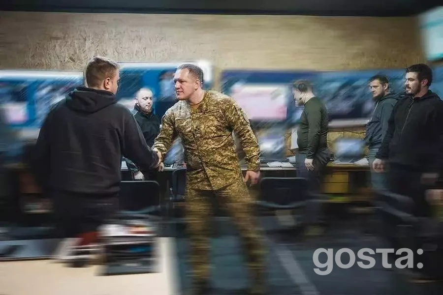 Бригадний генерал оглядає українські війська на Куп’янському напрямку, перевіряючи підрозділи НГУ; 2026 рік.