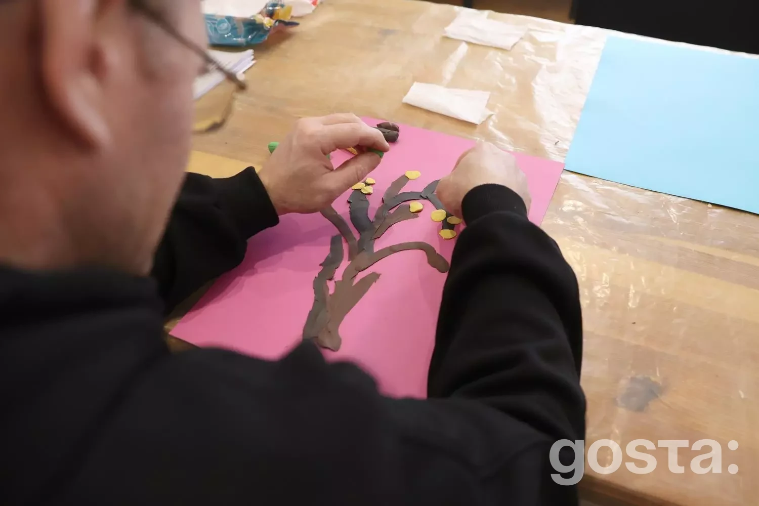 Чоловік створює арт-терапію у центрі реабілітації, програма «Перезавантаження 2.0», ветеранська підтримка.