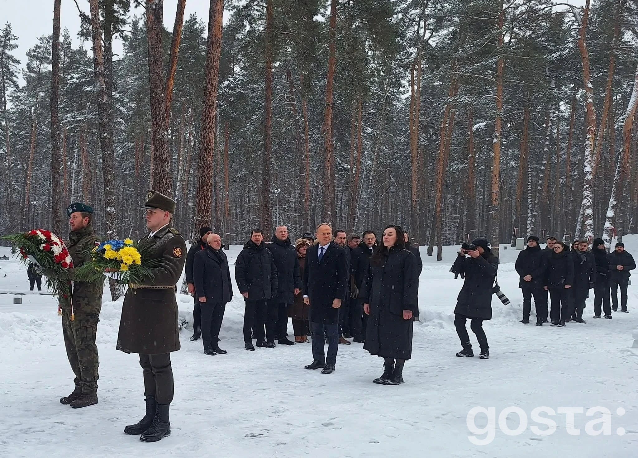 Биківнянські могили: Туск і Бережна вшанували жертв радянських репресій – чому ця церемонія важлива саме зараз?