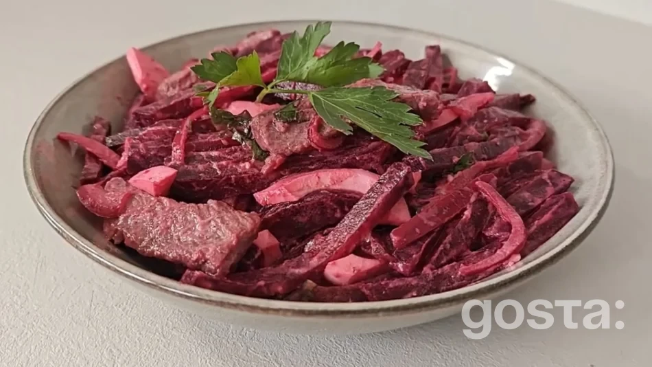 Салат з буряком і з м’ясом